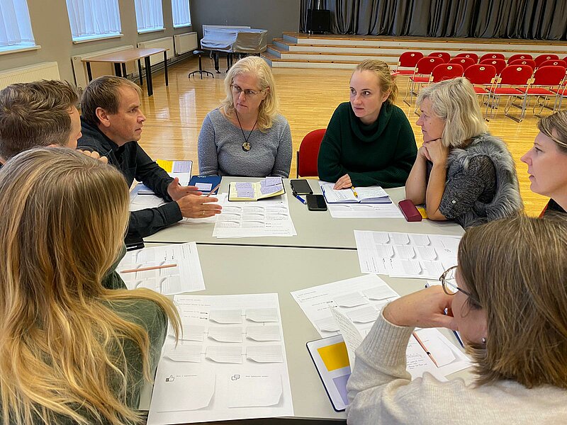 Nordplus programmas projekta “Efektīvi matemātikas mācīšanas paņēmieni sākumskolas izglītībā” dalībnieki tiekas Latvijā, kopīgi vēro matemātikas stundas, iepazīst LU SIIC darbību un ciemojas Cēsīs