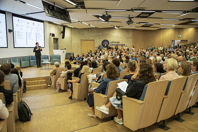 2025. gada 21. augustā Latvijas Universitātē notika ikgadējā LU EZTF SIIC metodiski praktiskā konference „Dabaszinātnes, matemātika, inženierzinātnes un tehnoloģijas skolā efektīvi un radoši".